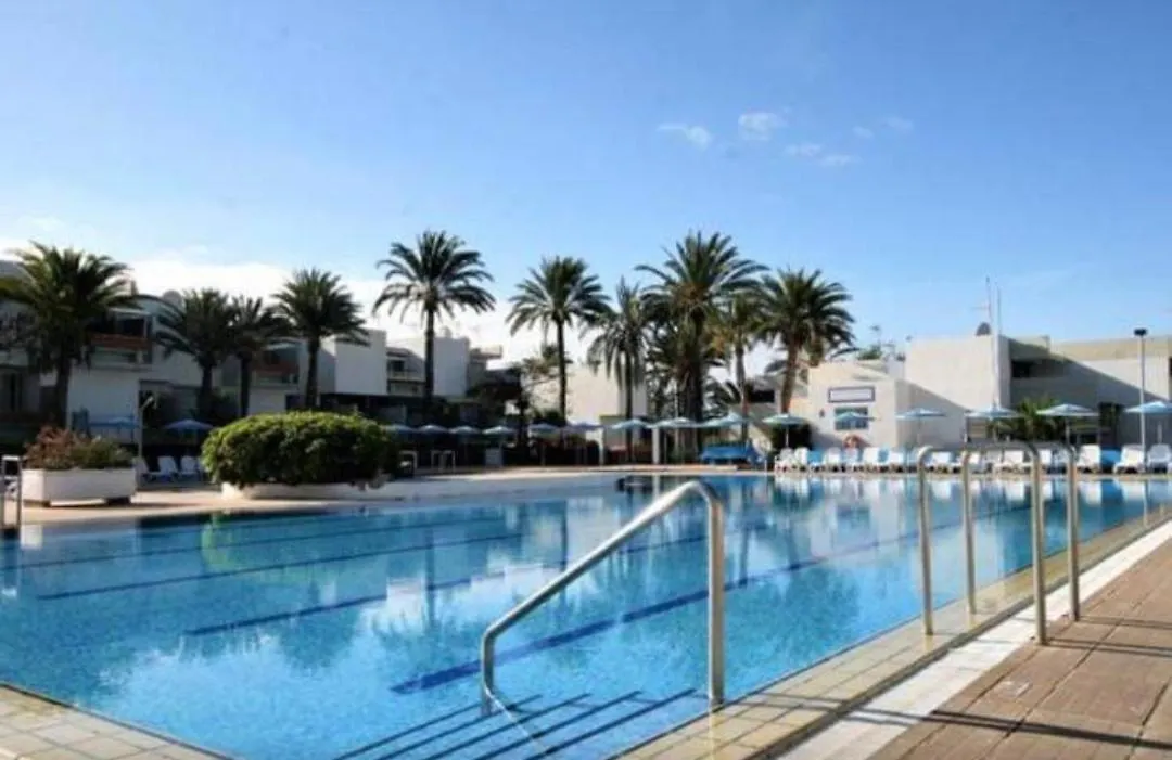Ideal Holiday Apartment In The South Of Tenerife contacts